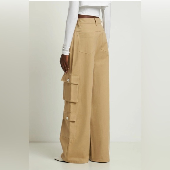 THE FRANKIE SHOP Hailey Oversized Cotton Cargo Pants Small - Picture 8 of 16